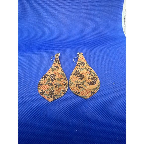 Light Weight Faux Leather Dangle Earrings - Picture 1 of 3